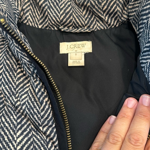 Women’s J Crew quilted down filled puffer vest - Picture 2 of 6